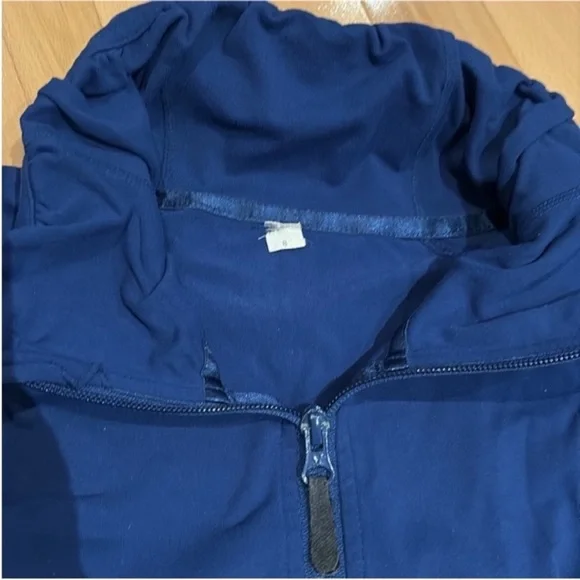 Lululemon Active Blue Jacket & Black 21“ Run Inspire Capri Crop Legging - size 8 - Picture 15 of 16